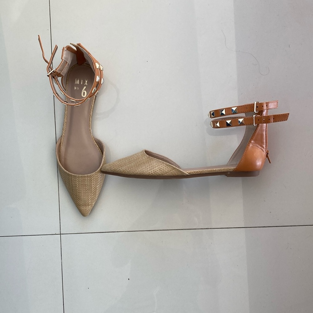 Mix No 6 flat beige size 8M.I wear size 8.5 and fit.Worn once.
